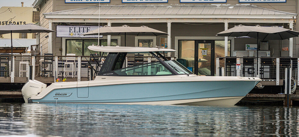 Premiär för Boston Whaler 330 Vantage på Fort Lauderdale International Boat Show